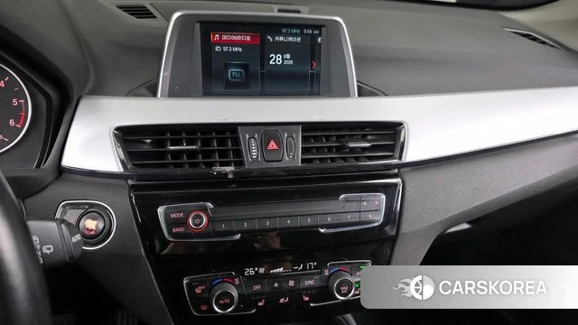 BMW X1 (F48) 2018 Черный из Кореи, фото 4