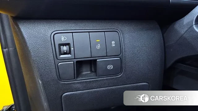 Hyundai Staria 2024 Желтый из Кореи, фото 4