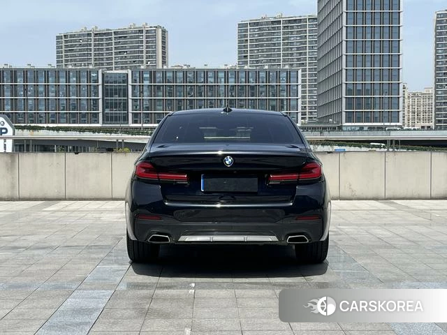 BMW 5 series 2022 Черный из Китая, фото 4
