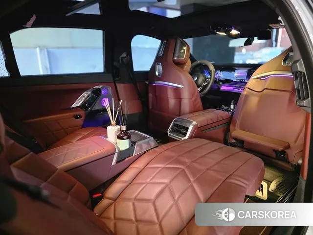 BMW 7 Series (G70) 2023 Белый из Кореи, фото 4