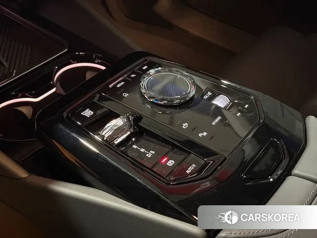 BMW 5 Series (G60) 2025 Синий нефрит из Кореи, фото 4