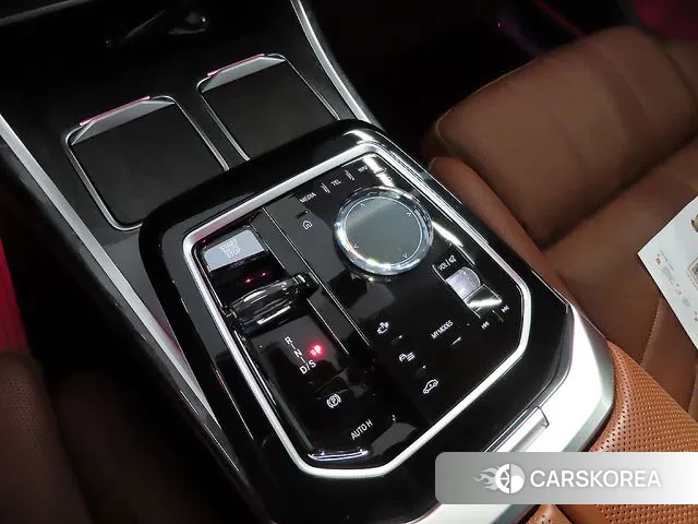 BMW 7 Series (G70) 2024 Черный из Кореи, фото 4