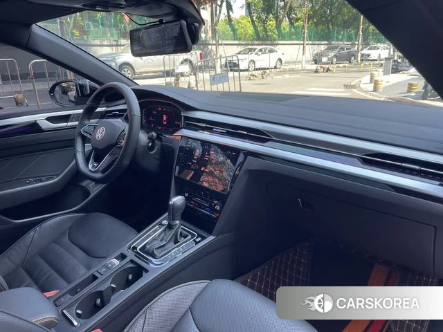 Volkswagen CC 2023 Серебристо-серый из Китая, фото 4