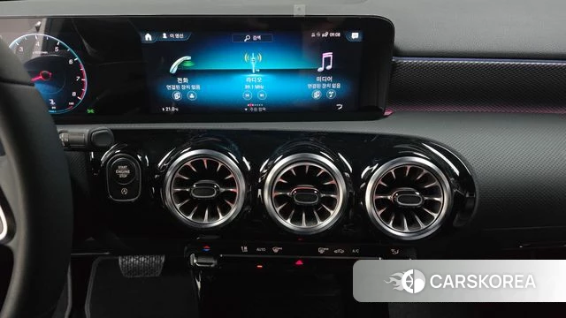 Mercedes-Benz A-Class W177 2021 Белый из Кореи, фото 4