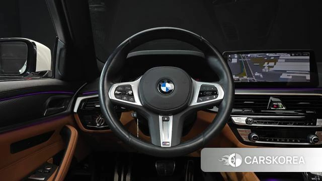 BMW 5 Series (G30) 2022 Белый из Кореи, фото 4