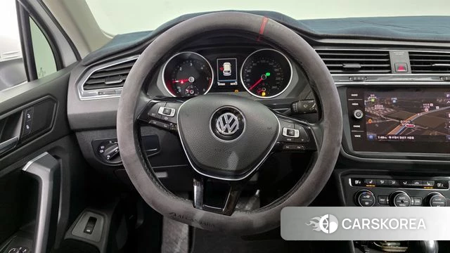 Volkswagen Tiguan second Generation 2019 Белый из Кореи, фото 4