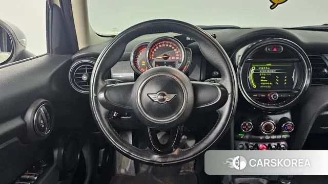 Mini Cooper 2018 Жемчужный цвет из Кореи, фото 4