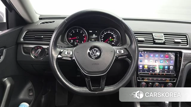 Volkswagen The New Passat 2018 Серебристо-серый из Кореи, фото 4