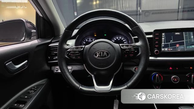Kia Stonic 2018 Белый из Кореи, фото 4