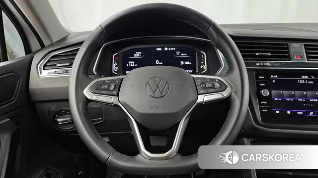 Volkswagen Tiguan second Generation 2022 Белый из Кореи, фото 4