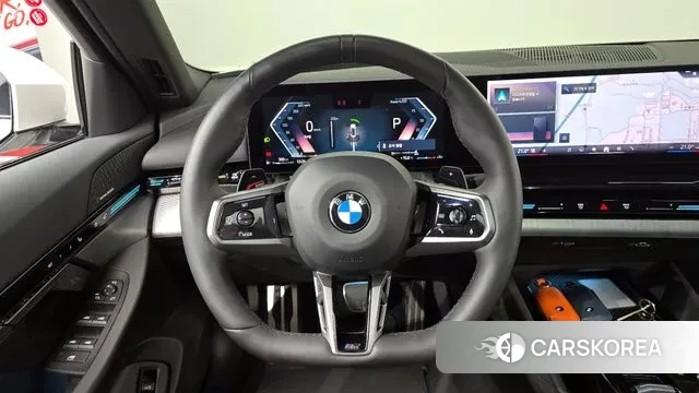 BMW 5 Series (G60) 2024 Белый из Кореи, фото 4