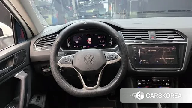 Volkswagen Tiguan second Generation 2022 Белый из Кореи, фото 4