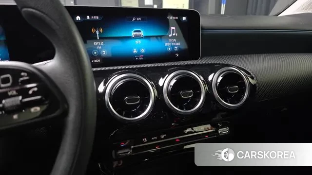 Mercedes-Benz A-Class W177 2019 Белый из Кореи, фото 4