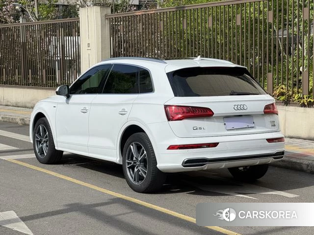 Audi Q5L 2021 Белый из Китая, фото 4