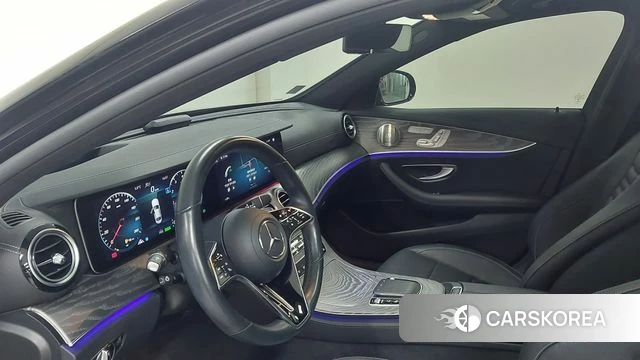 Mercedes-Benz E-Class W213 2022 Черный из Кореи, фото 4