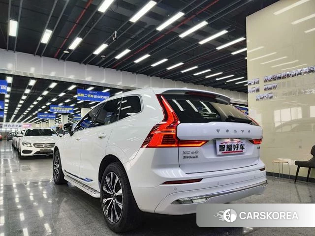 Volvo XC60 2023 Белый из Китая, фото 4