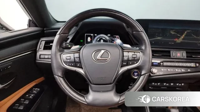 Lexus ES300h 7th generation 2021 Белый из Кореи, фото 4