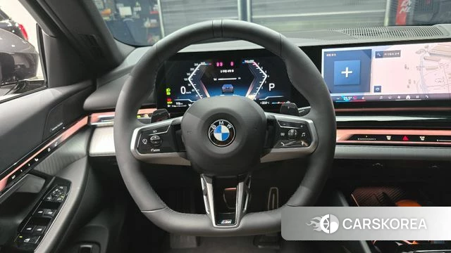 BMW 5 Series (G60) 2025 Серый из Кореи, фото 4