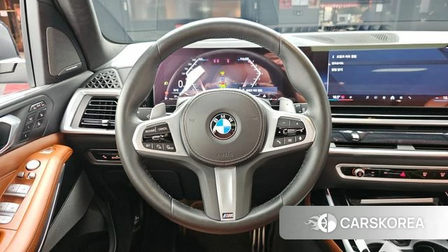 BMW X7 (G07) 2024 Черный из Кореи, фото 4