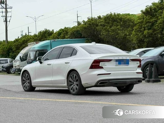 Volvo S60 2022 Белый из Китая, фото 4