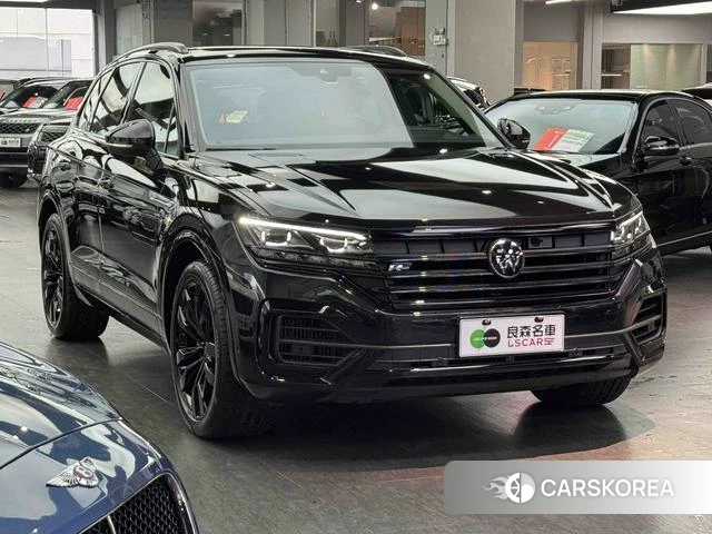 Volkswagen Touareg 2021 Черный из Китая, фото 4