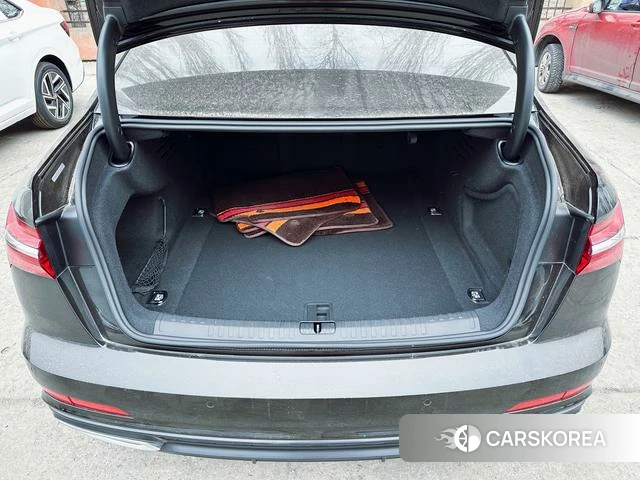 Audi A6L 2021 Черный из Китая, фото 4