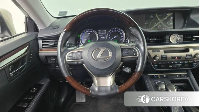 Lexus New ES300h 2018 Серебристо-серый из Кореи, фото 4