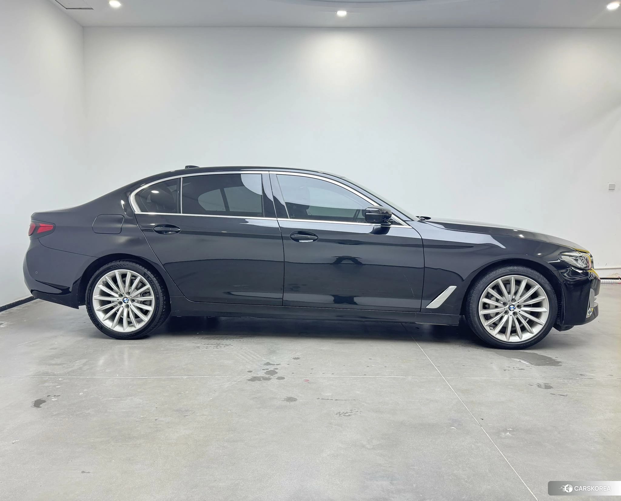 BMW 5 series 2020 Черный из Китая, фото 4