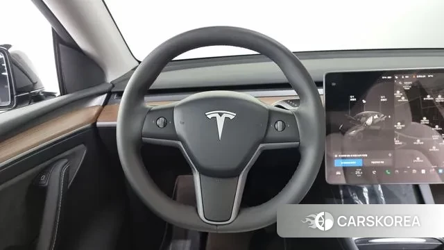 Tesla Model Y 2023 Черный из Кореи, фото 4