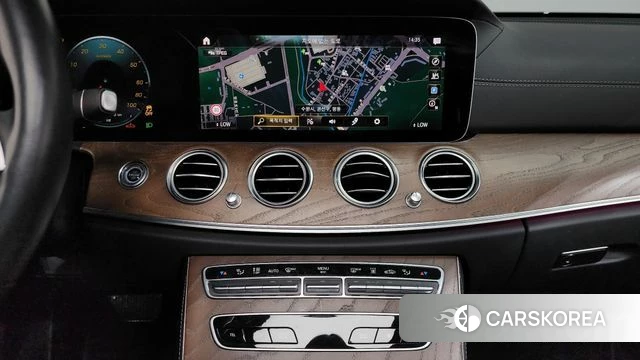 Mercedes-Benz E-Class W213 2021 Белый из Кореи, фото 4