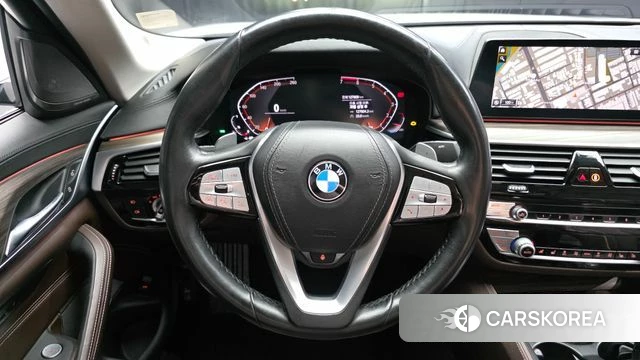 BMW 5 Series (G30) 2020 Белый из Кореи, фото 4