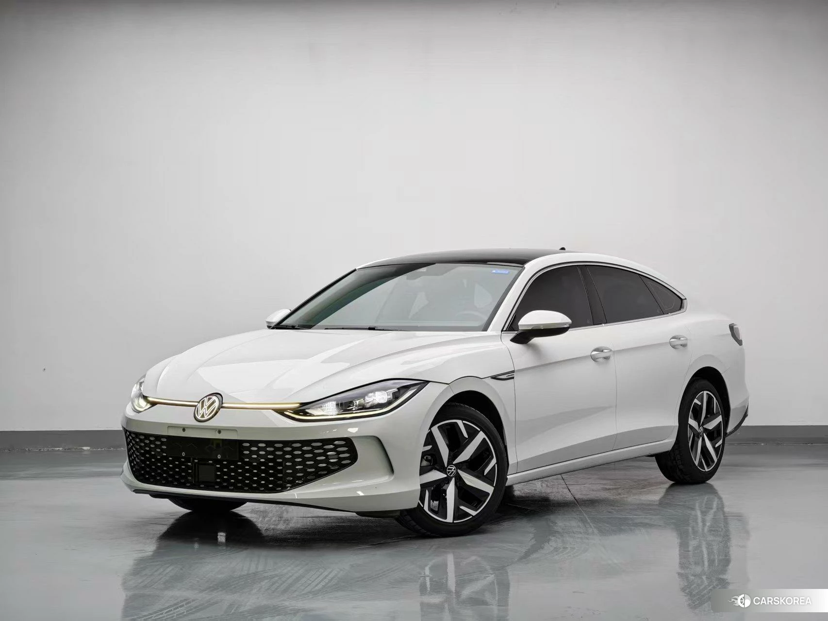 Volkswagen Lingdu 2023 Белый из Китая, фото 3