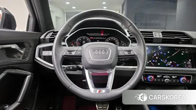 Audi Q3 (F3) 2022 Черный из Кореи, фото 4