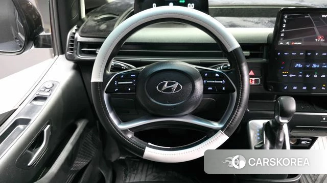 Hyundai Staria 2023 Серый из Кореи, фото 4