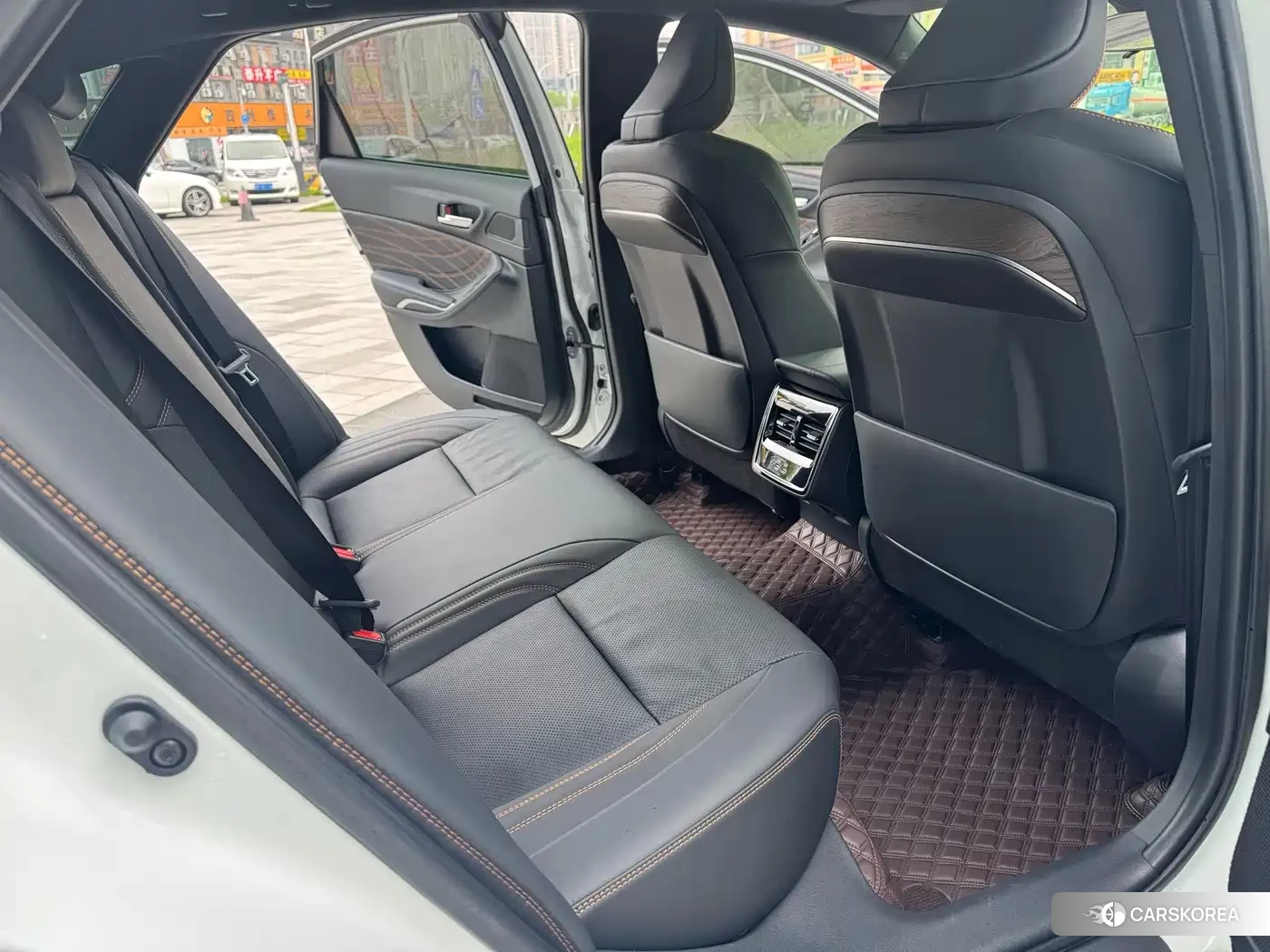 Toyota Avalon 2026 Белый из Китая, фото 4