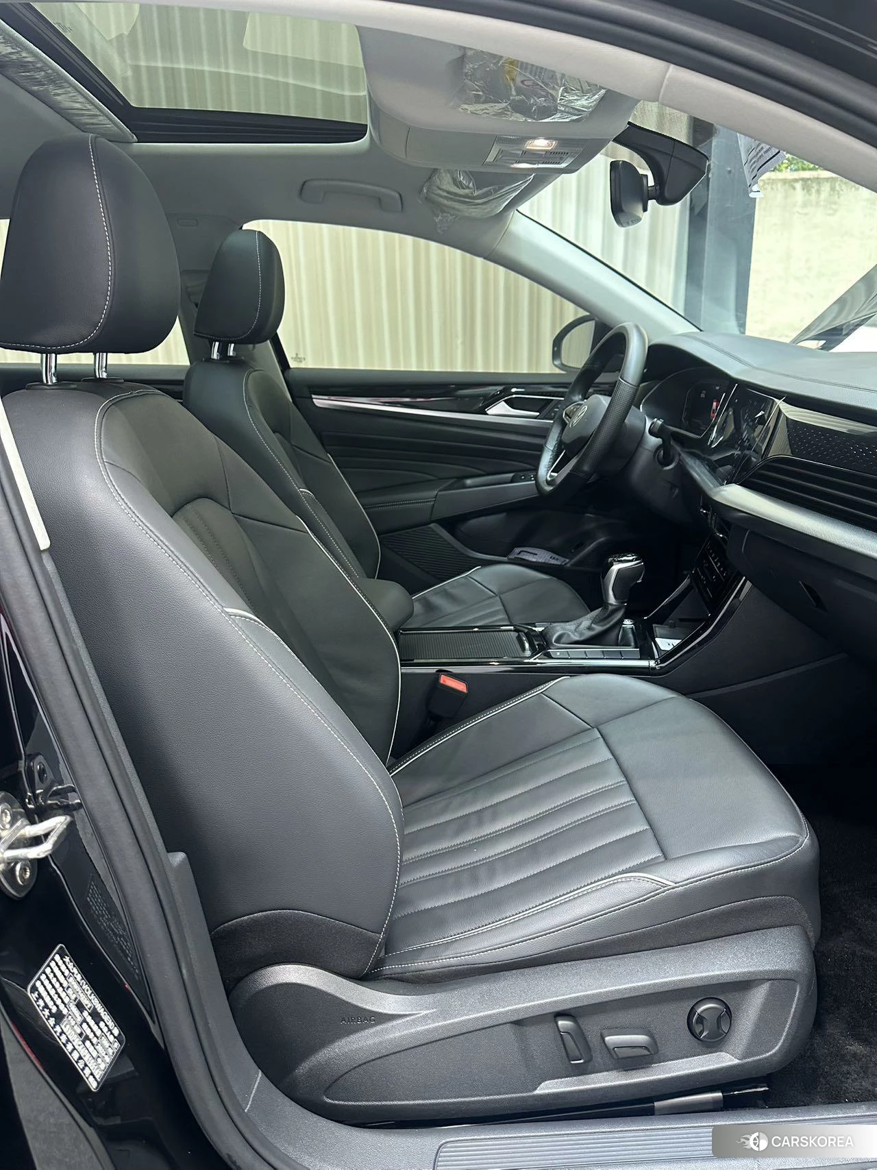 Volkswagen Passat 2022 Черный из Китая, фото 4