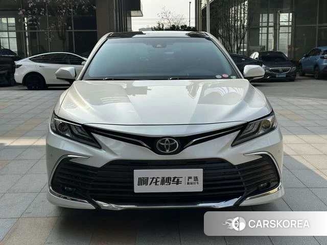 Toyota Camry 2023 Белый из Китая, фото 4