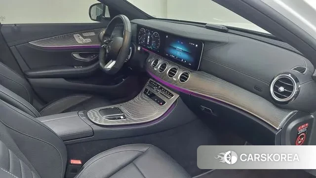 Mercedes-Benz E-Class W213 2022 Белый из Кореи, фото 4