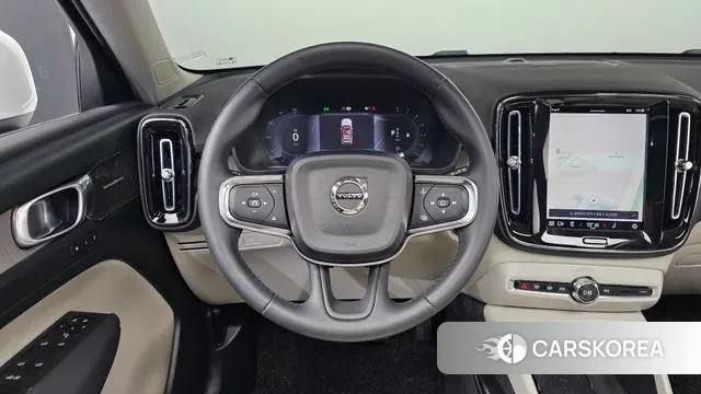 Volvo XC40 2023 Белый из Кореи, фото 4