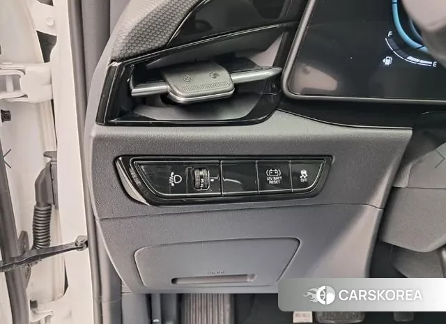 Kia Di Ol Nu Niro 2024 Белый из Кореи, фото 4