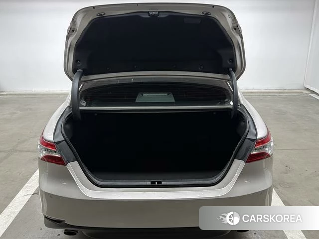 Toyota Camry 2021 Белый из Китая, фото 4