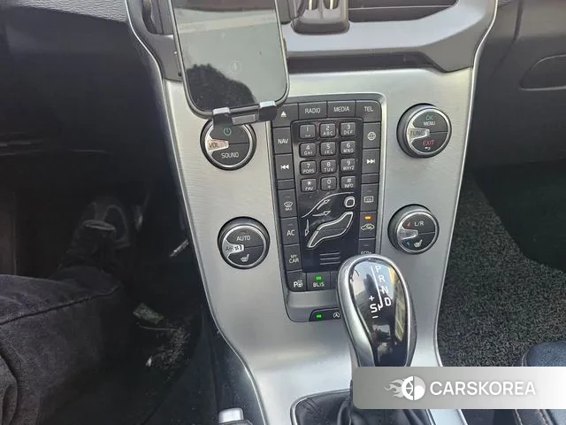 Volvo V40 Cross-Country 2018 Белый из Кореи, фото 4