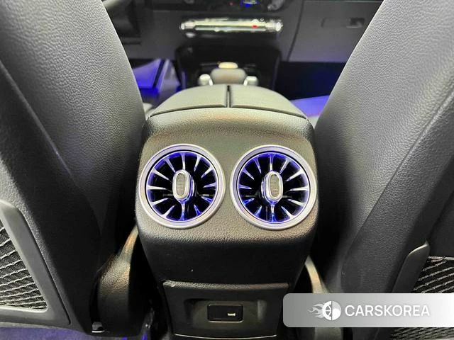 Mercedes-Benz Class A 2022 Белый из Китая, фото 4