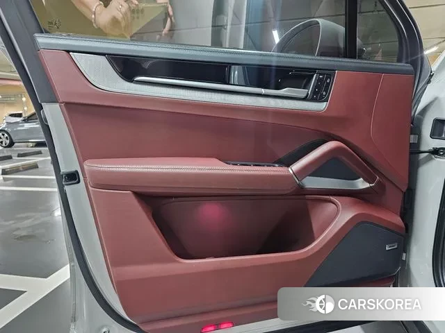 Porsche Cayenne (PO536) 2023 Серебристо-серый из Кореи, фото 4