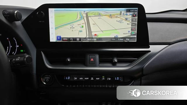 Lexus UX300h 2024 Белый из Кореи, фото 4