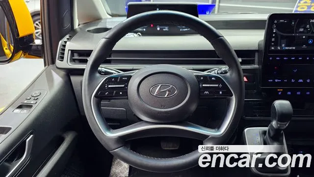 Hyundai Staria 2023 Желтый из Кореи, фото 4