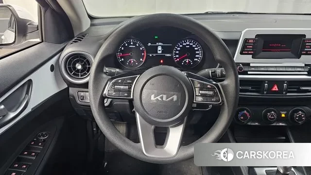 Kia The New K3 2nd generation 2023 Белый из Кореи, фото 4