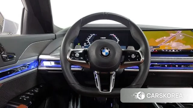 BMW 7 Series (G70) 2023 Светло-серебряный цвет из Кореи, фото 4