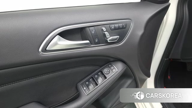Mercedes-Benz B-Class W246 2018 Белый из Кореи, фото 4