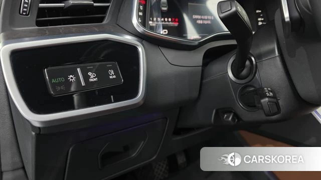 Audi A6 (C8) 2023 Черный из Кореи, фото 4